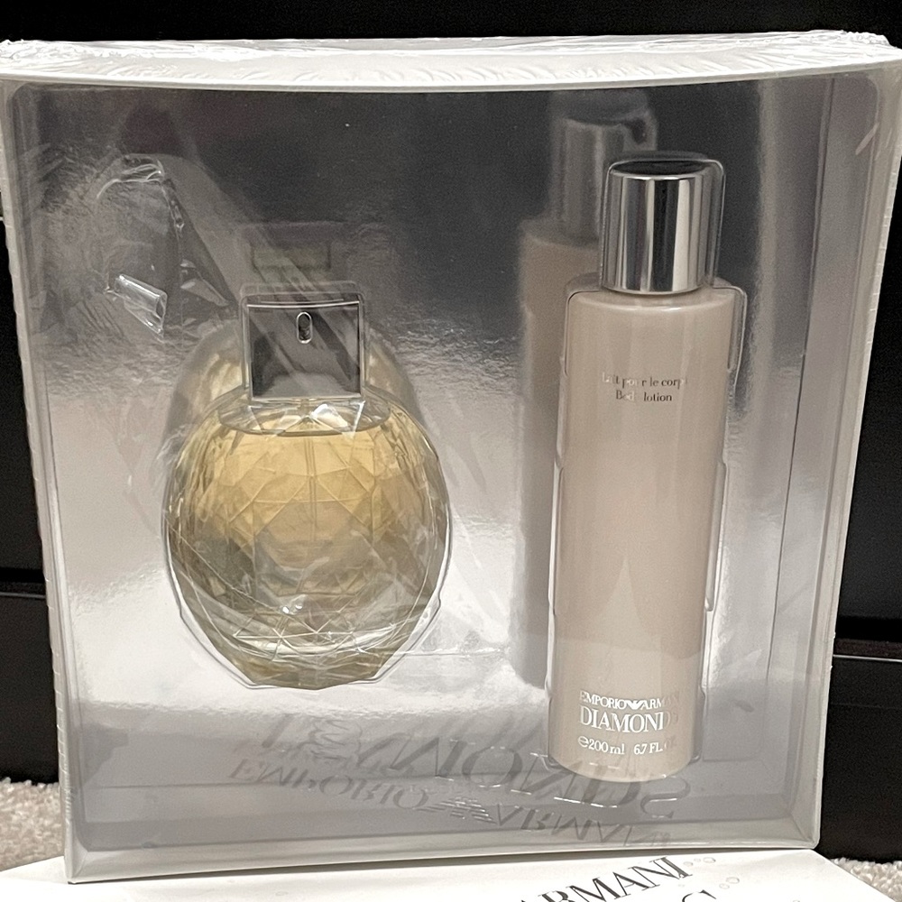 New Emporio Armani Diamonds 3.4 oz perfume with full size body lotion gift set.